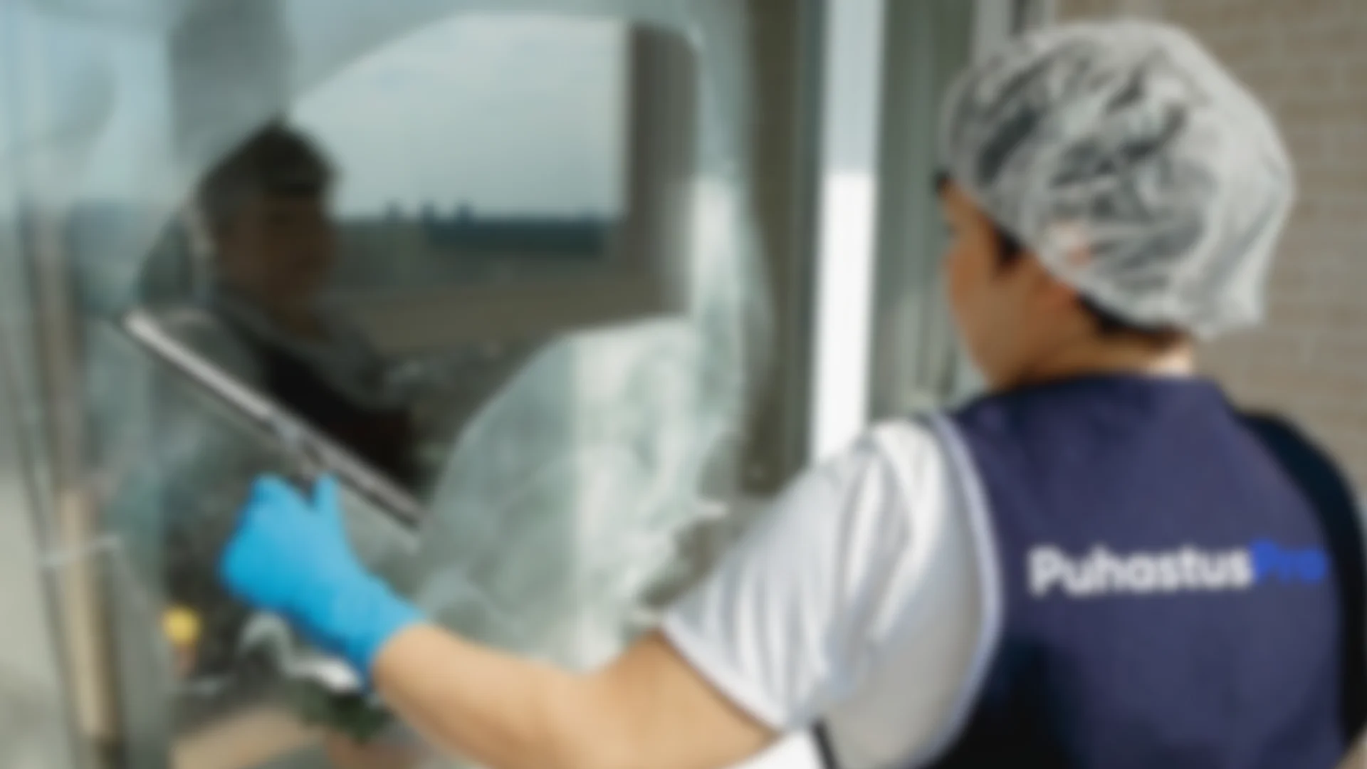 Professionaalne koristaja Tallinnas ja Tartus – kodukoristus, kontorikoristus, suurpuhastus